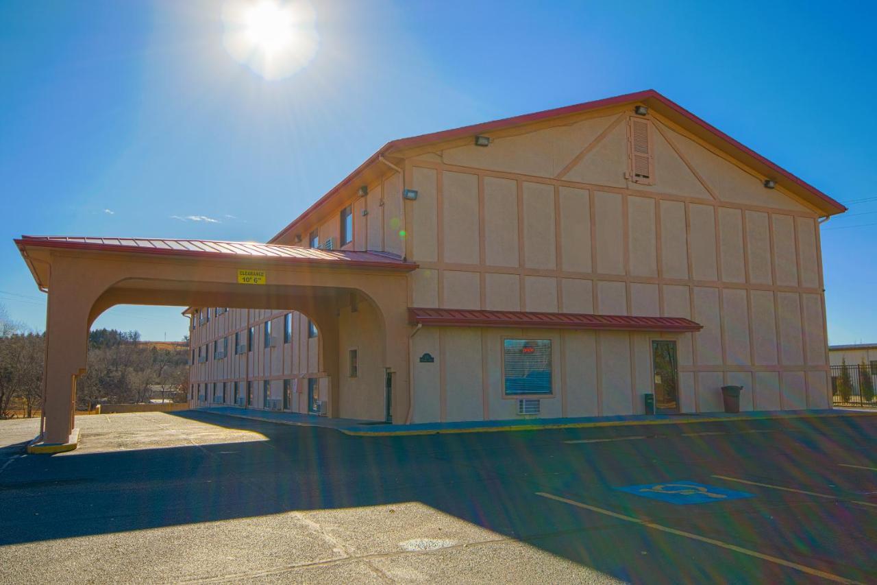 Econo Lodge Junction City I-70 Near Fort Riley Exterior photo