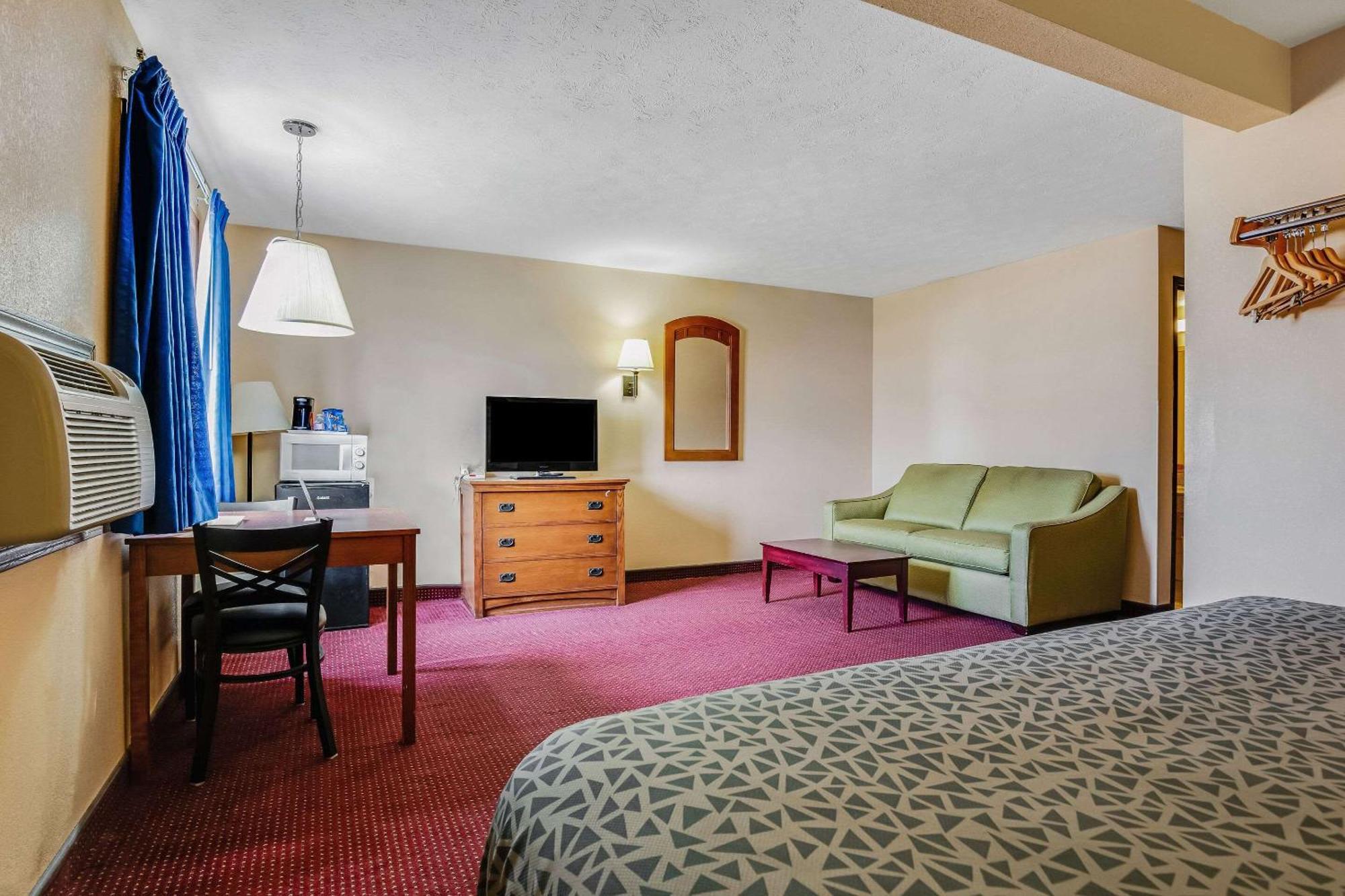 Econo Lodge Junction City I-70 Near Fort Riley Exterior photo