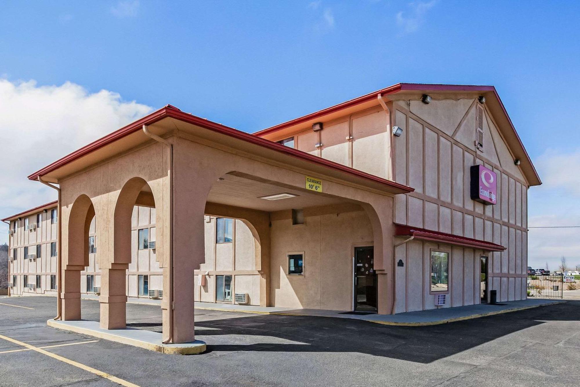 Econo Lodge Junction City I-70 Near Fort Riley Exterior photo